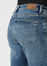 Load image into Gallery viewer, Mavi Jeans- Kathleen Slim Boyfriend- Lt. Used Feather Blue