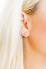 Load image into Gallery viewer, Linny Co. Screwback- Juliet Studs