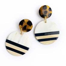 Load image into Gallery viewer, Sunshine Tienda- Sailing Circle Earrings