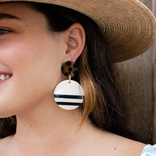 Load image into Gallery viewer, Sunshine Tienda- Sailing Circle Earrings